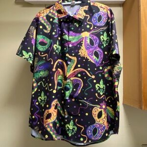 Unisex Colorful Mardi Gras Mask Button-Up, short sleeve shirt. Size 3X. Like new